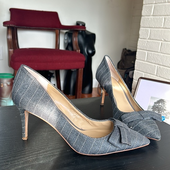 Ann Taylor Bow Heels - Picture 3 of 9